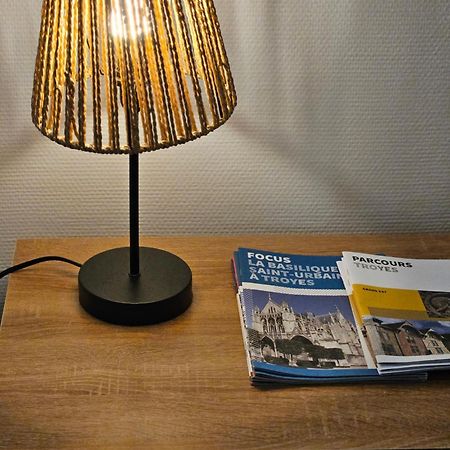 Le Logis Du Clocher Troyes Esterno foto