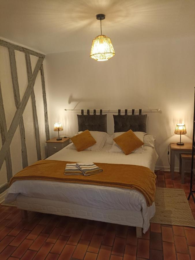 Le Logis Du Clocher Troyes Esterno foto